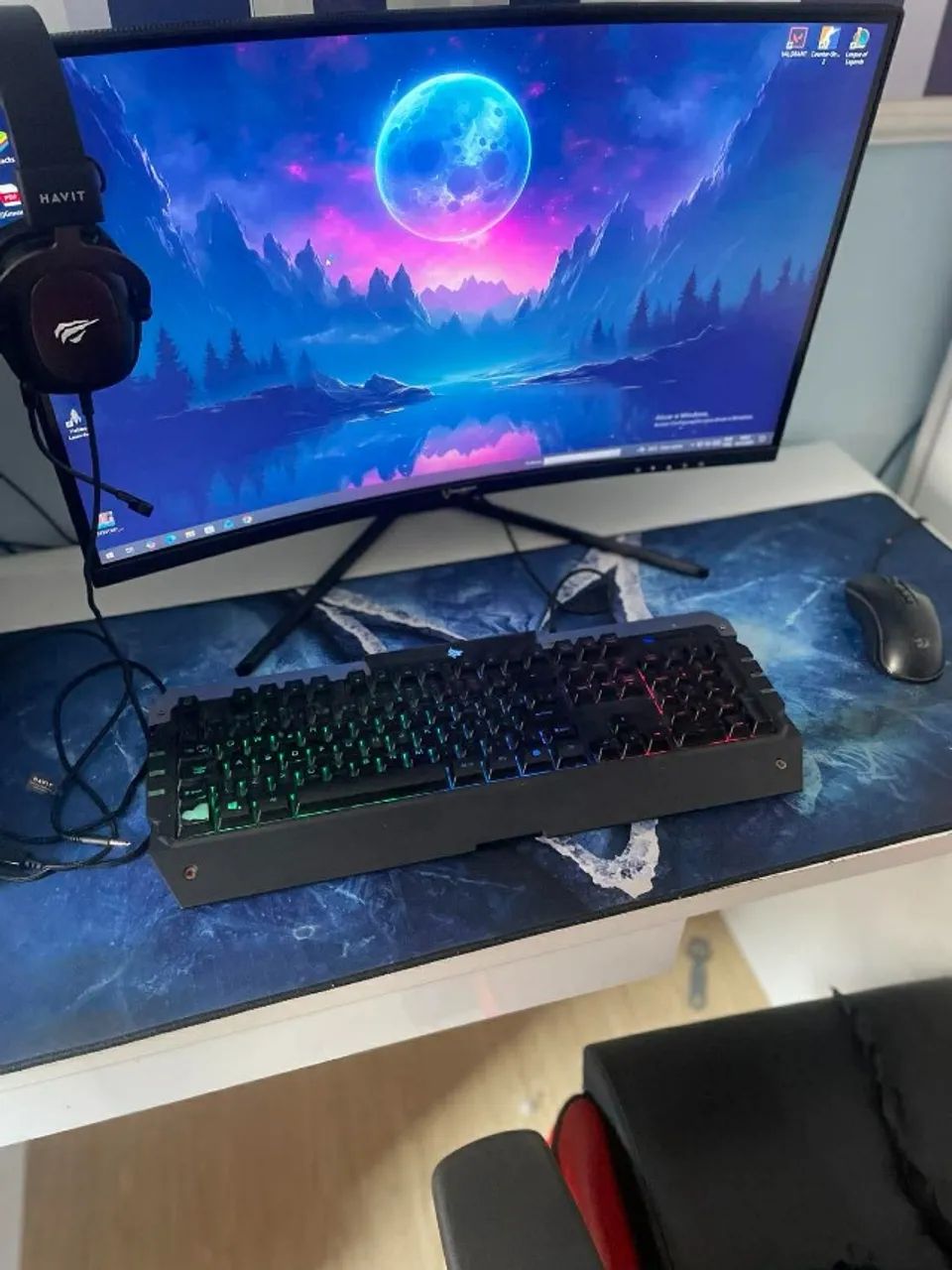 Computador completo p/ jogos e trabalho , mesa e cadeira incluso