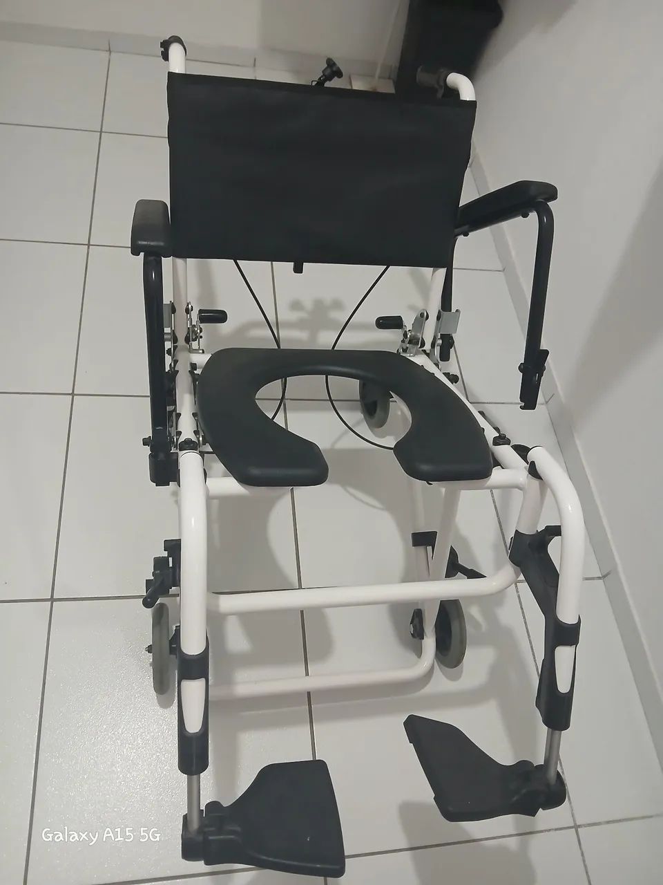 Vendo uma cadeira de banho