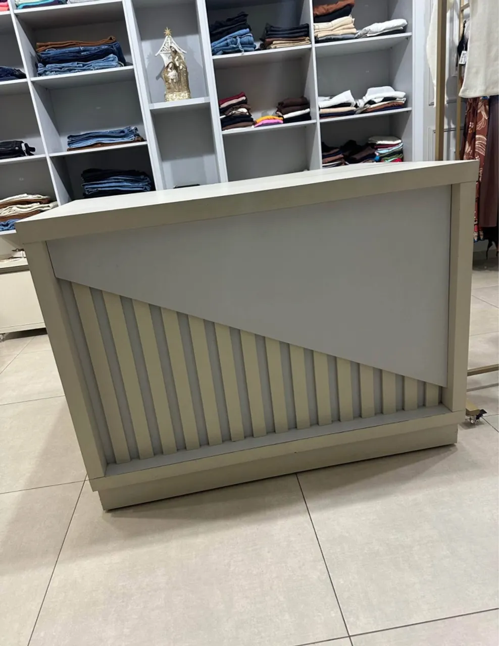 Balcão Comercial Moderno e Elegante