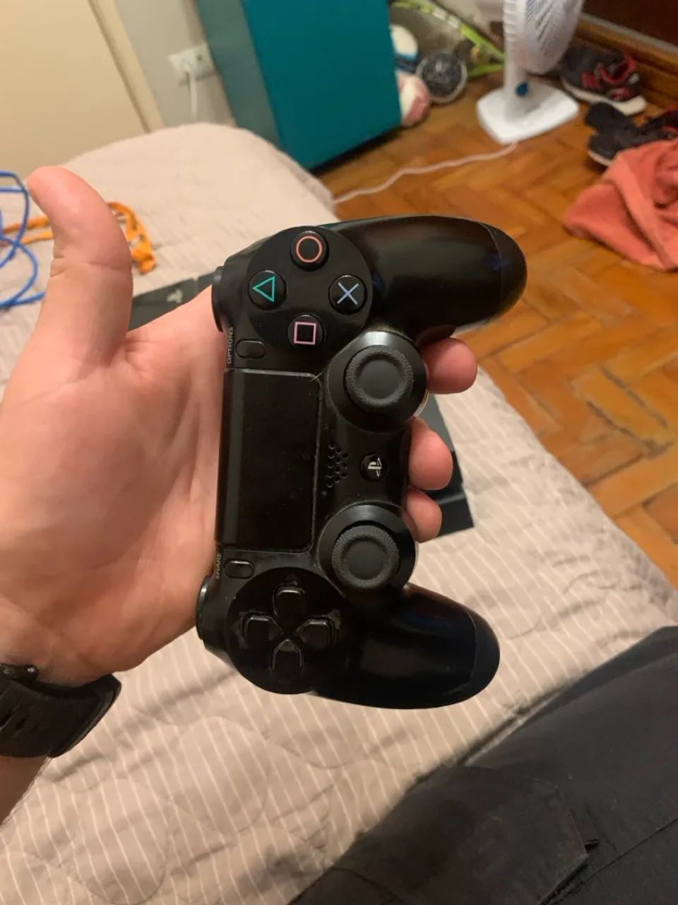 PlayStation 4 original com 2 controles - Foto 2