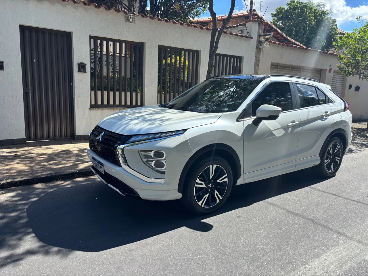 Eclipse Cross HPE-S Branco tudo em dia, carro impecável raridade.