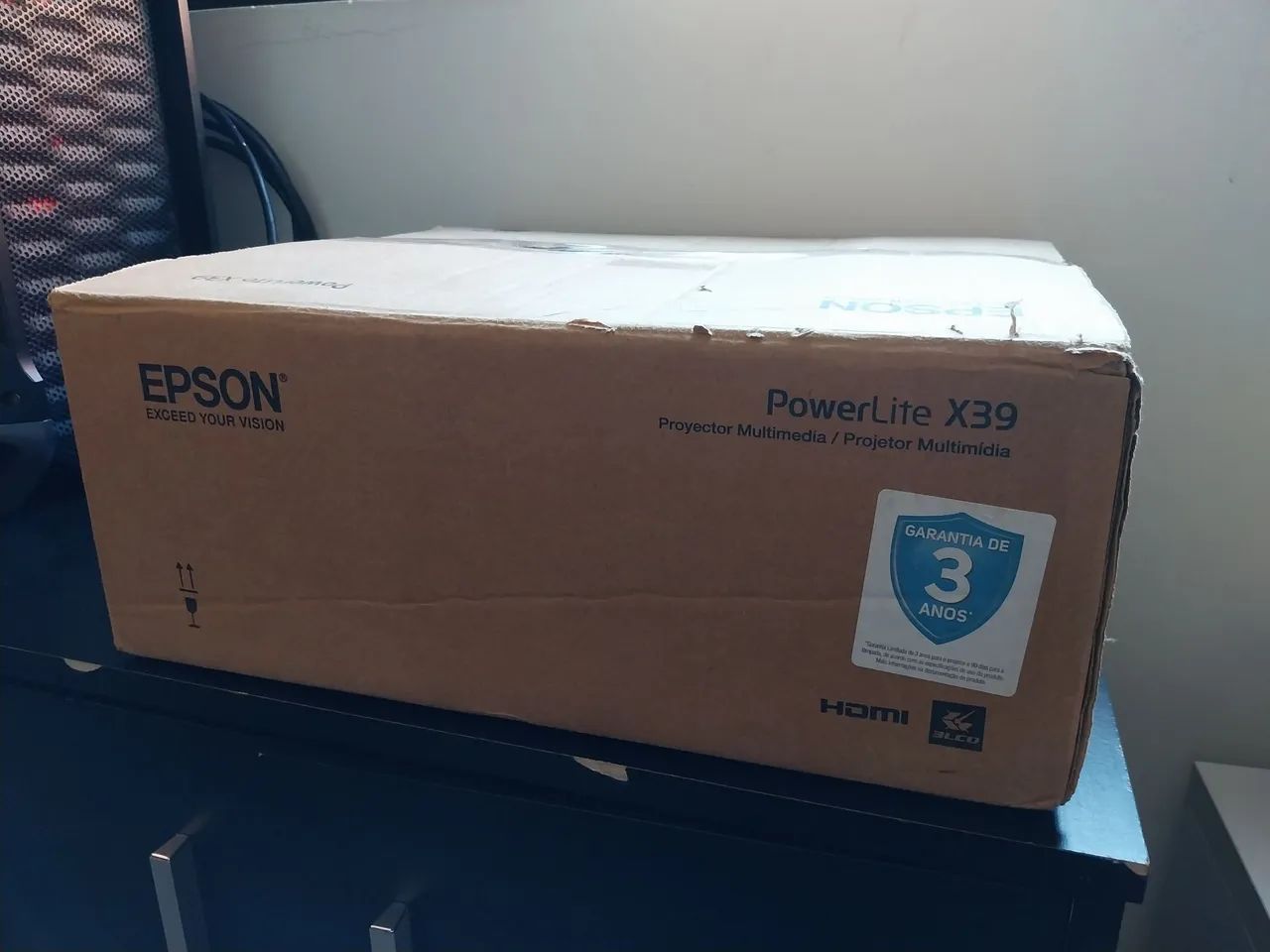 Projetor Epson PowerLite X39 na caixa - Foto 3