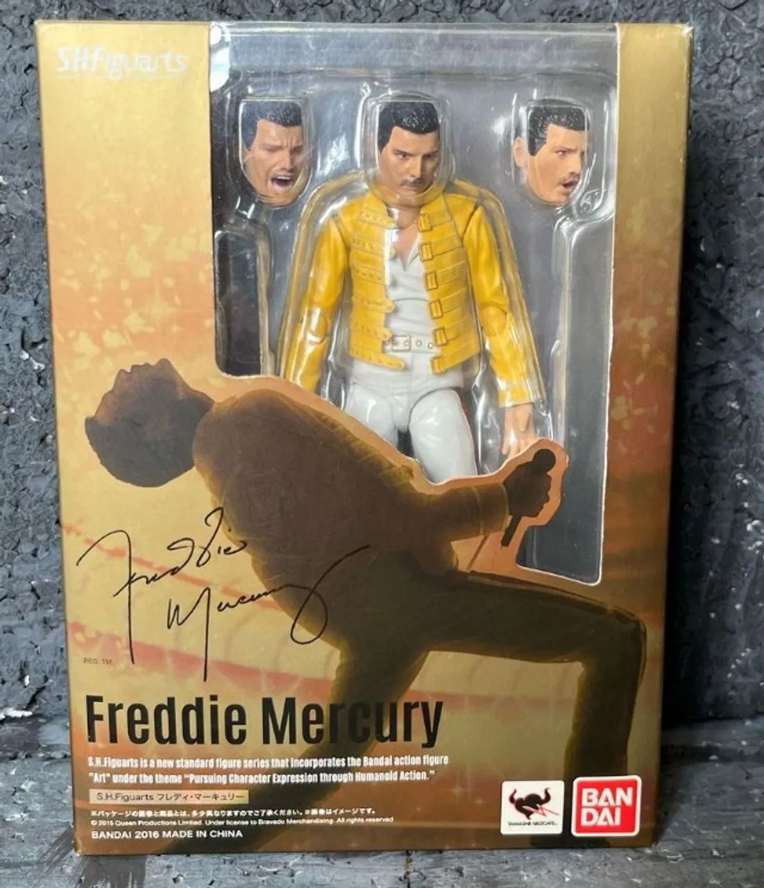 Boneco Freddie Mercury - Shfiguarts Bandai