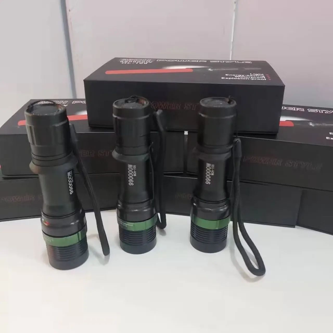 Lanterna Recarregável com Sinalizador 990000W Power Style MCK-109 - Foto 4