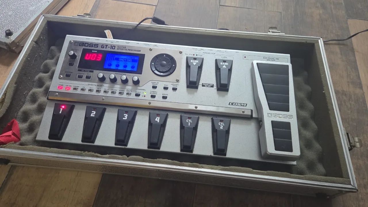 Pedaleira Boss Gt-10 com case - Instrumentos musicais - Chácara
