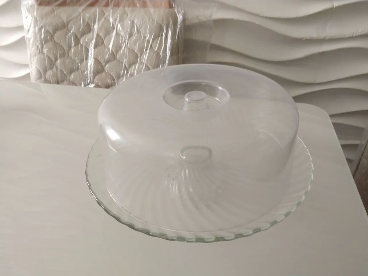 Boleira comTampa para bolo em acrílico transparente - Foto 2