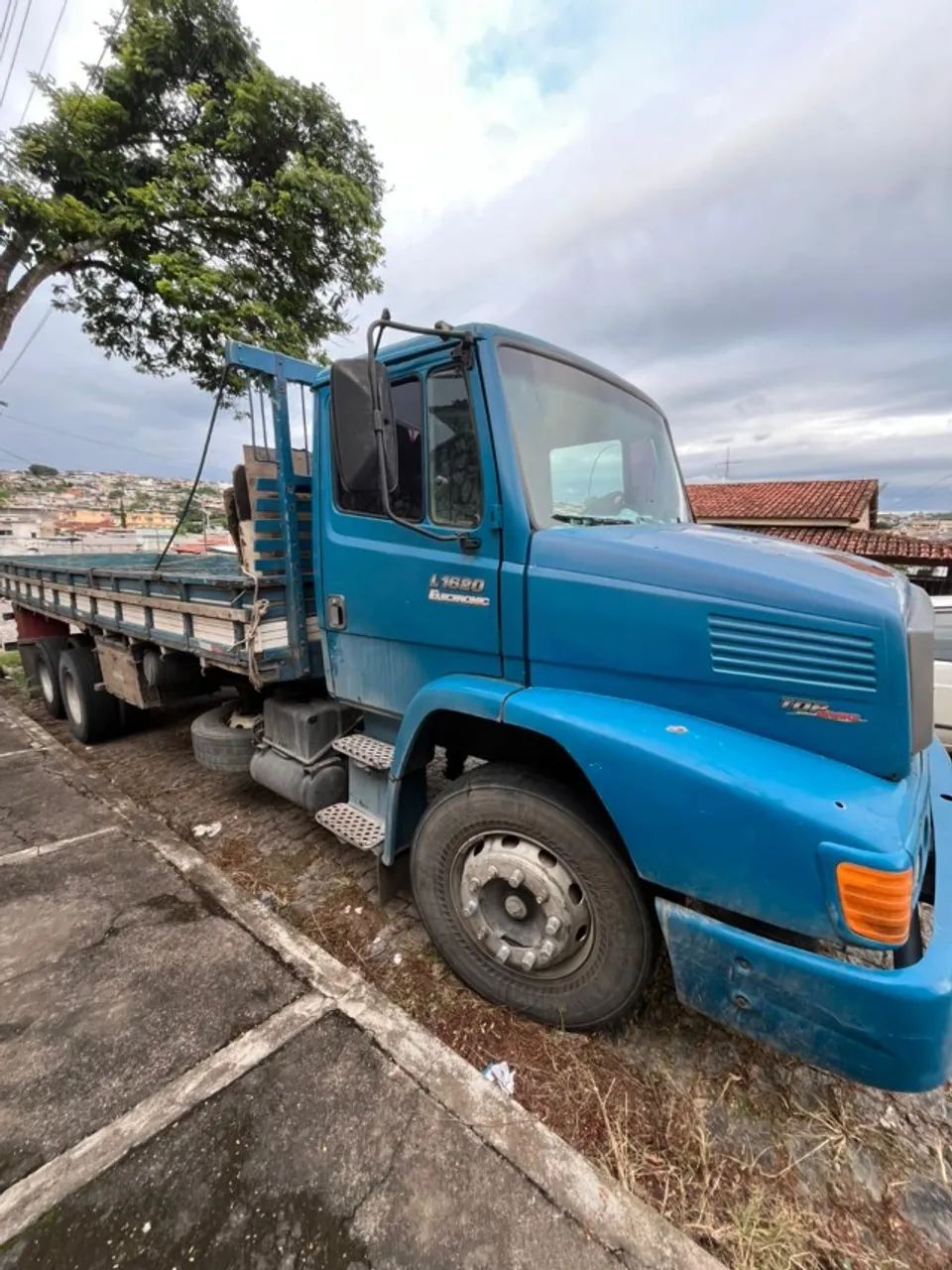 Caminhão 1620l eletrônico 2006