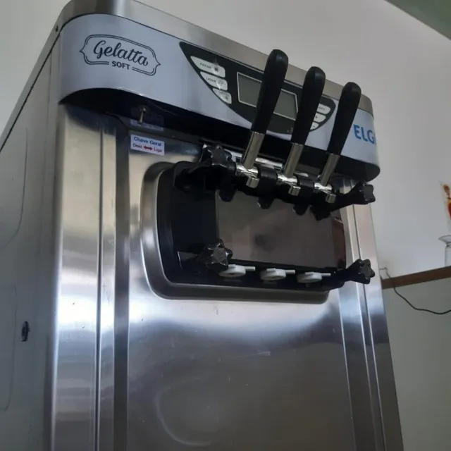 Maquina de sorvete Expresso Gelatta Soft Elgin