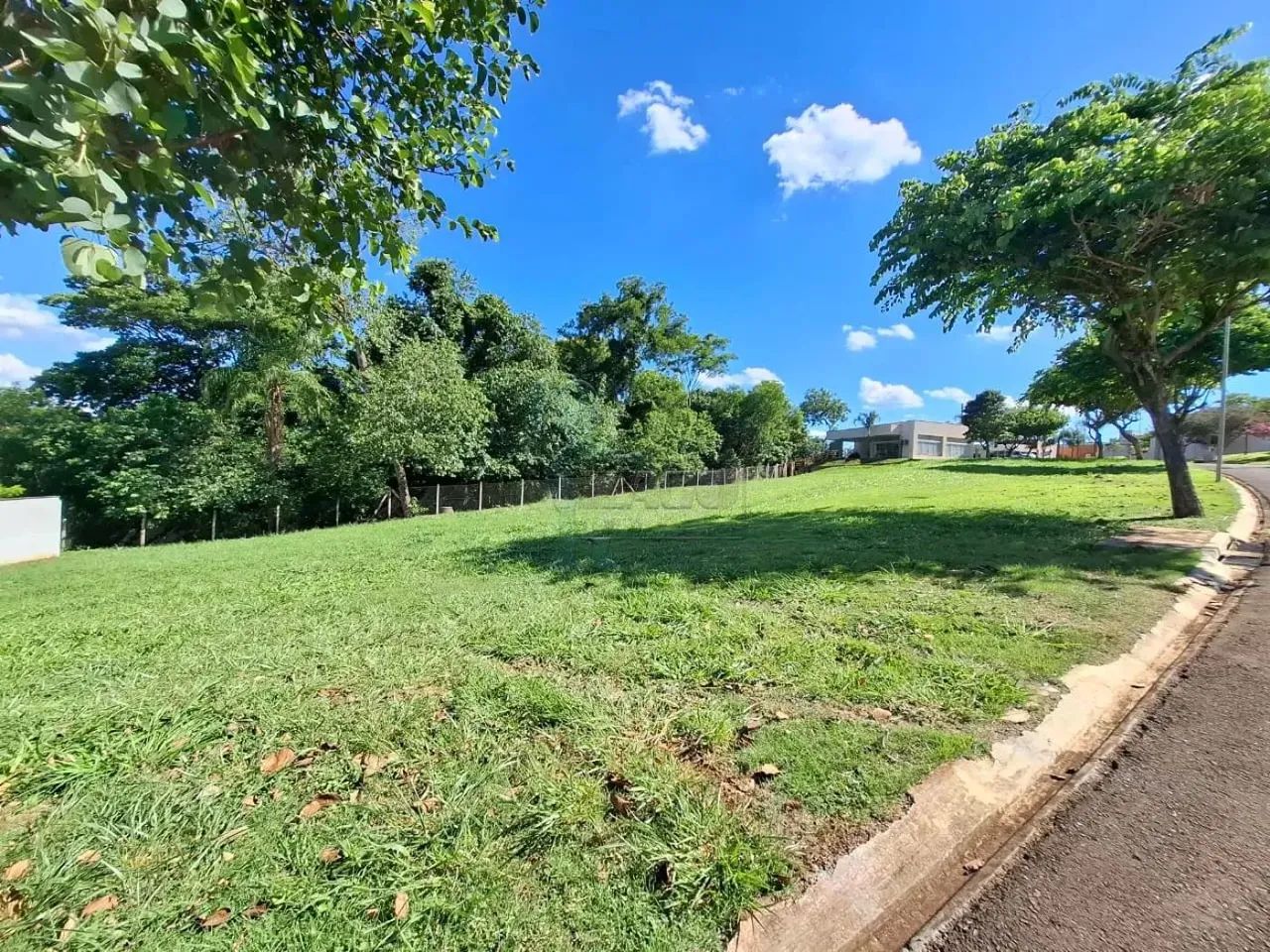 Terreno de 255m² à venda em condomínio - Terras de San Gabriel - Foto 3