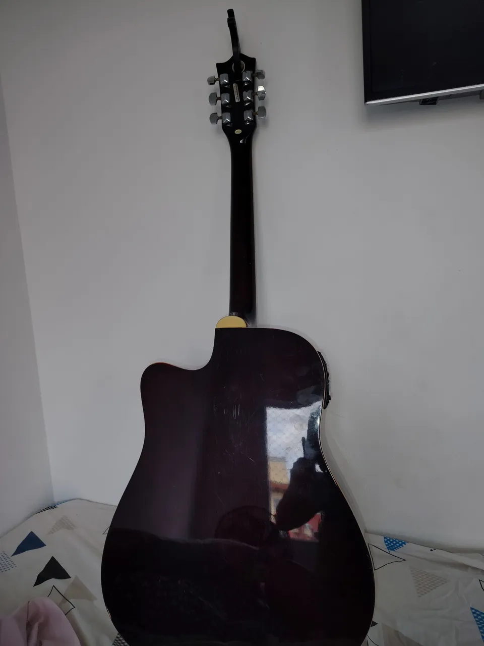 Violão Eletroacústico com Cutaway