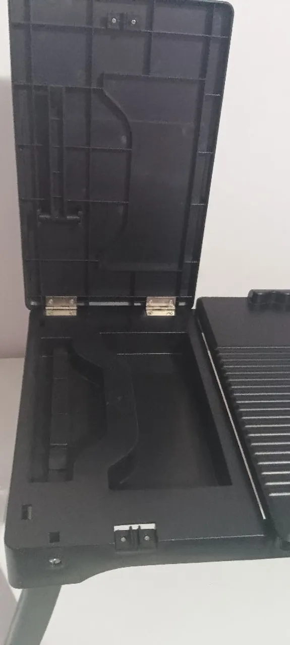 Mesa portátil para notebook com iluminação gaveta e regulagem no pé e ângulo do not.