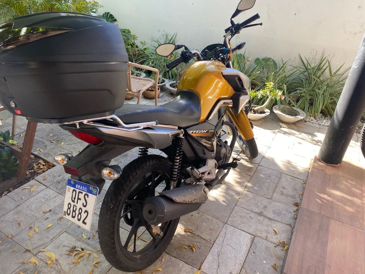 Oportunidade: Vendo TITAN 2022