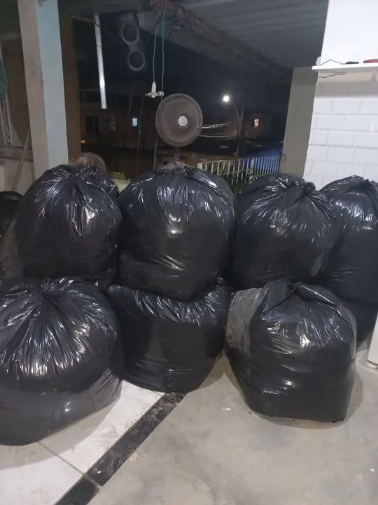 Venda de retalhos, roupas cortadas e peças prontas