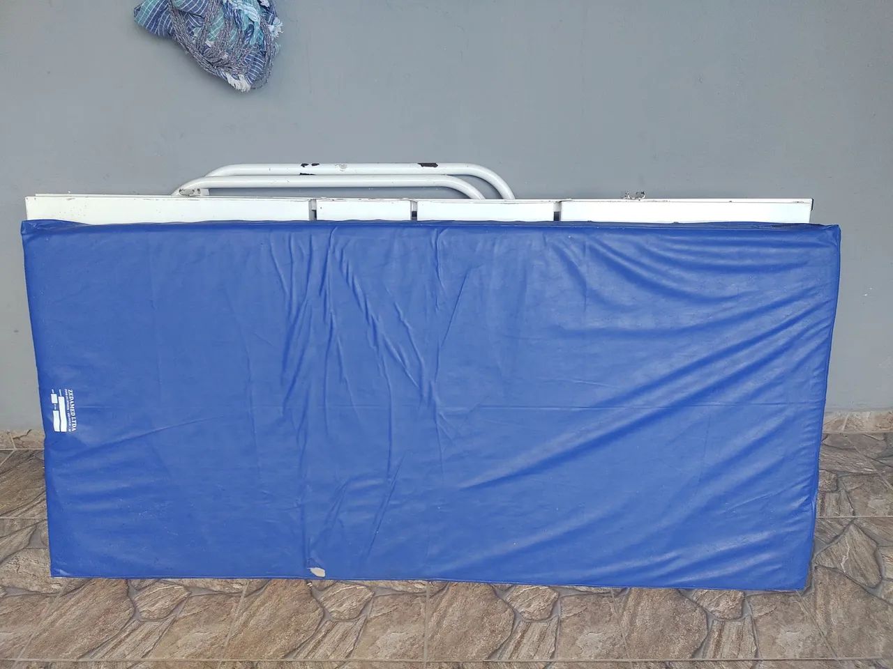 Cama Hospitalar  simples  desmontada 