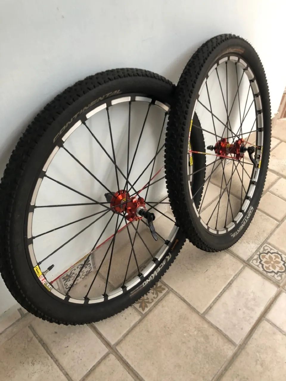 Roda Mavic SLR Crossmax com pneus continental  - Foto 4