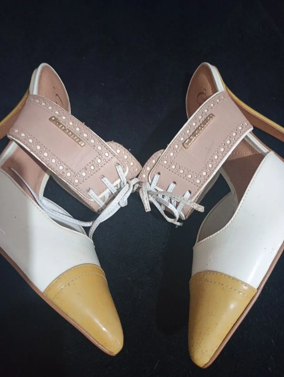 Sapatos Femininos Bicolor CARMIM ZERADO 37!
