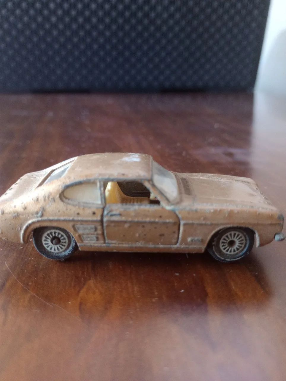 Vendo Miniatura 1:64 - SikuAlfema - Ford Capri 1700 GT - Hobbies e