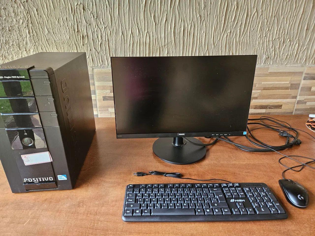 Computador completo, ideal para uso doméstico ou profissional