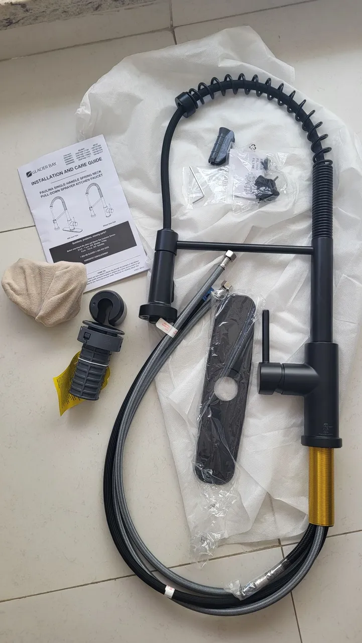 Torneira de Cozinha com Spray Pull-Down - Nova