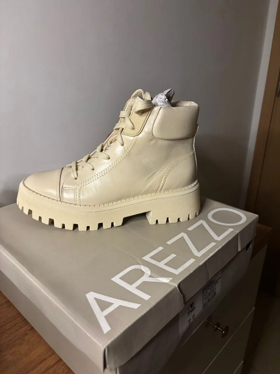 Bota Arezzo Off White