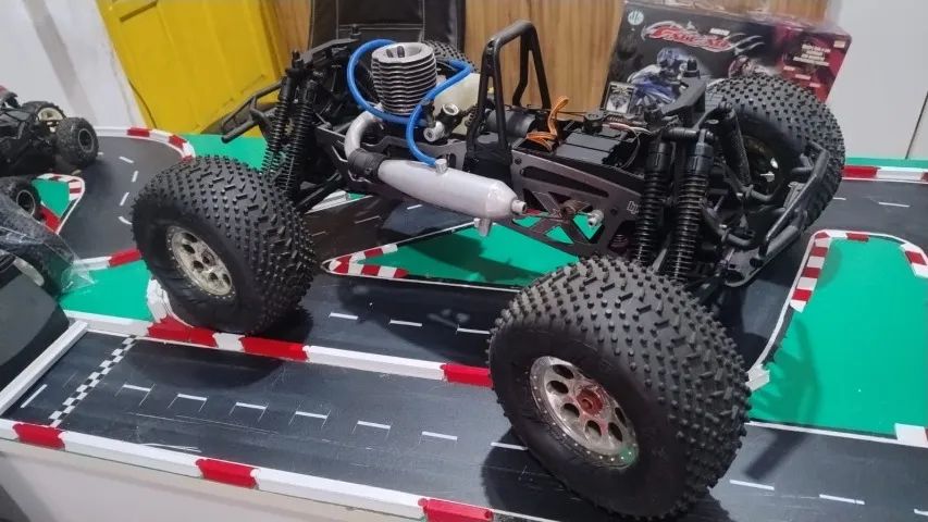 HPI サベージ ホビーラジコン