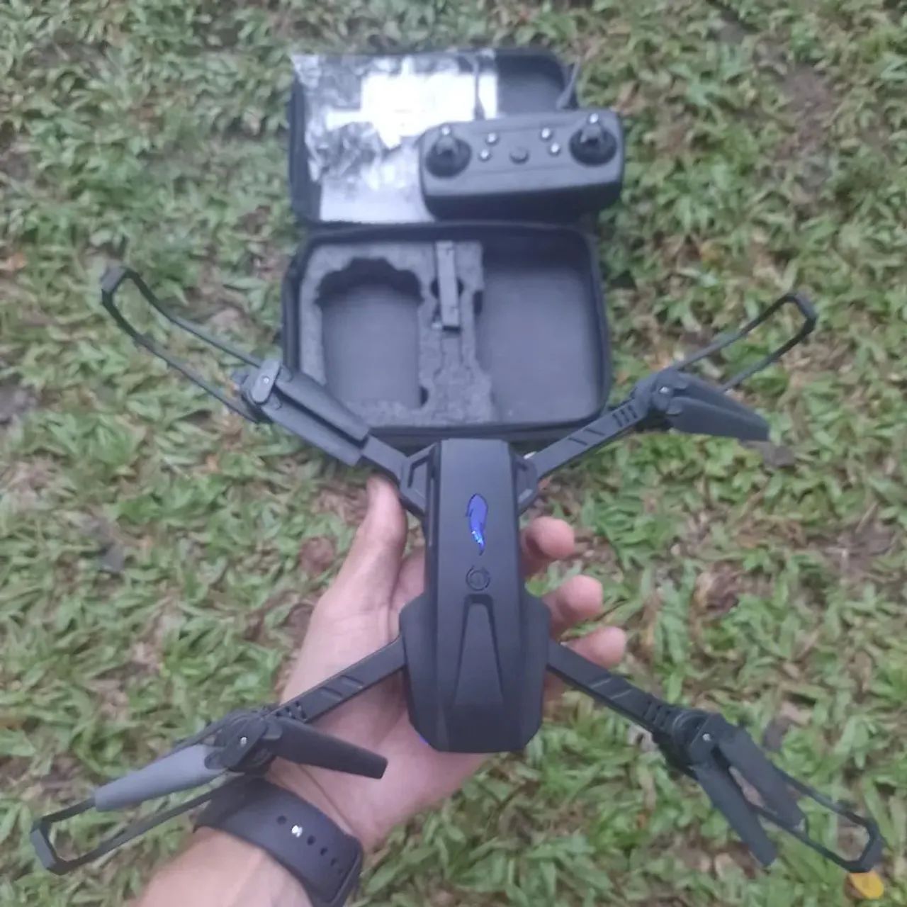 Drone E88 PRO Dobrável com Câmera