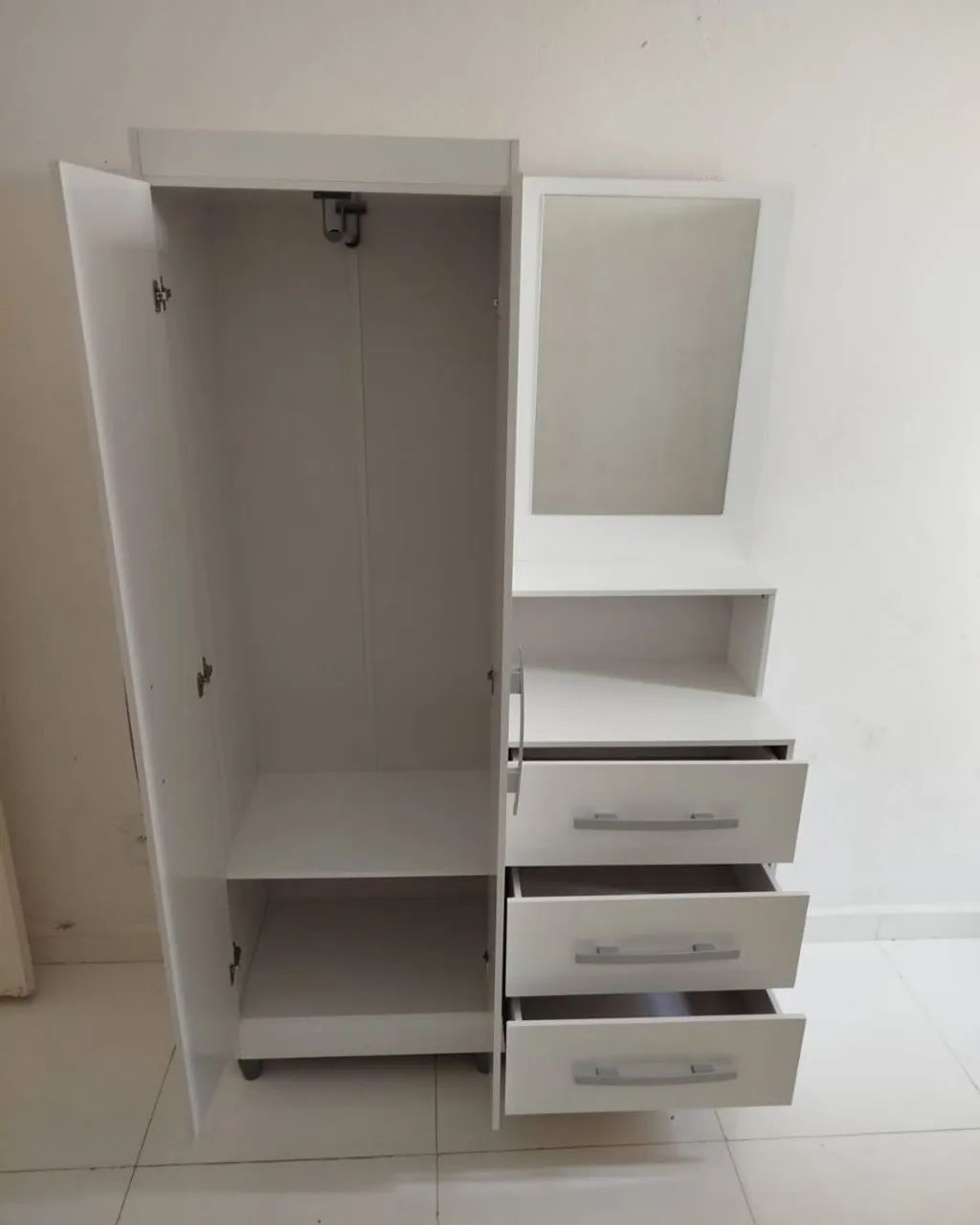 Guarda-Roupa Branco com Espelho e Gavetas - Foto 3
