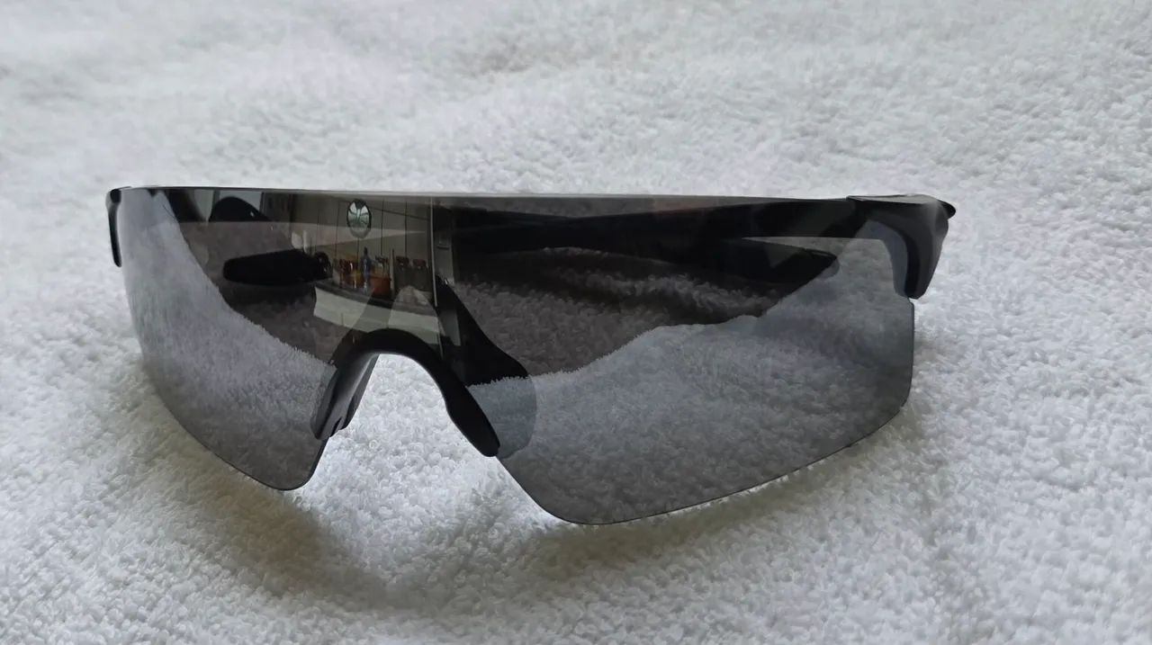 Óculos de Sol Oakley com case - Foto 5