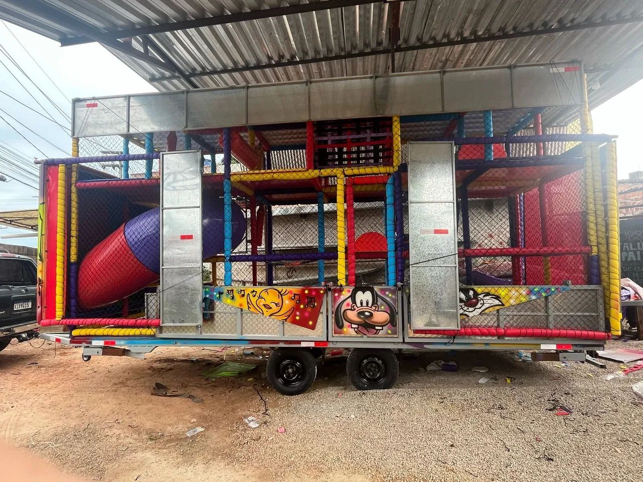 Kid play sobre reboque  - Foto 2