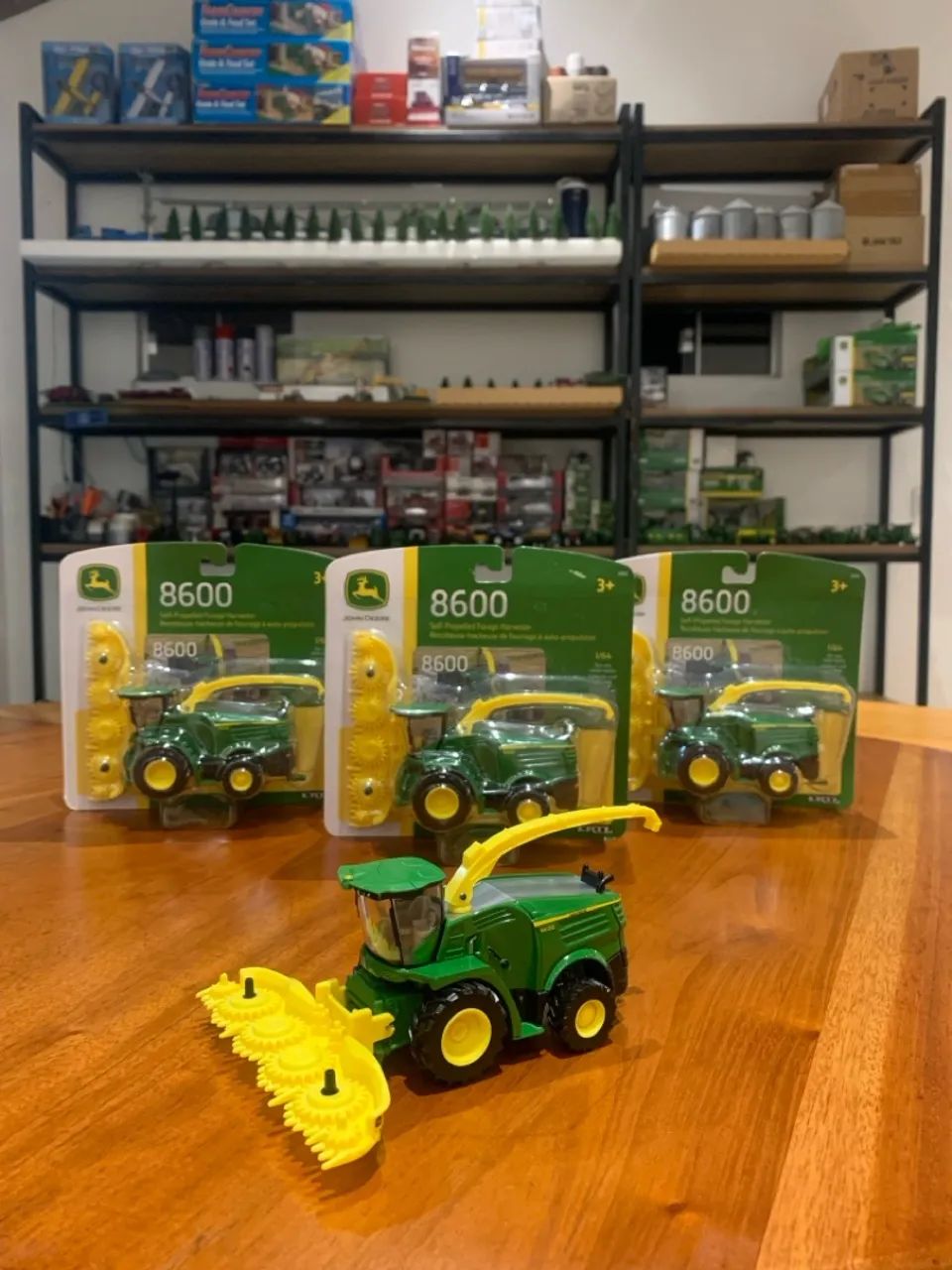 Miniatura forrageira John Deere 8600 1/64 