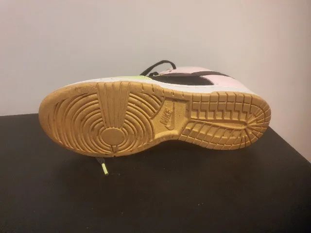 Três (3) tênis de marca originais dois (2) NIKE e um (01) ADIDAS