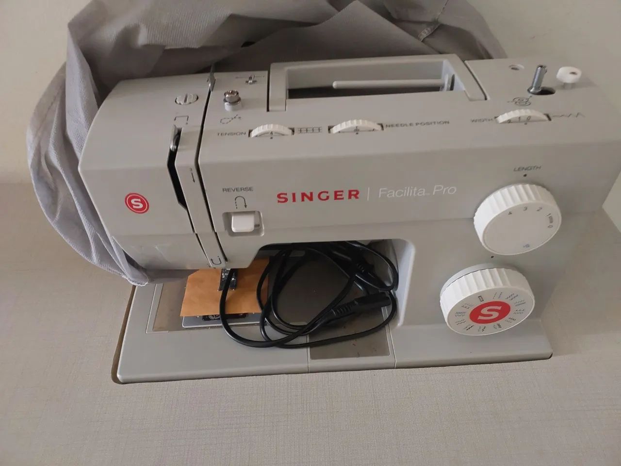 Maquina de costura Singer - Foto 4