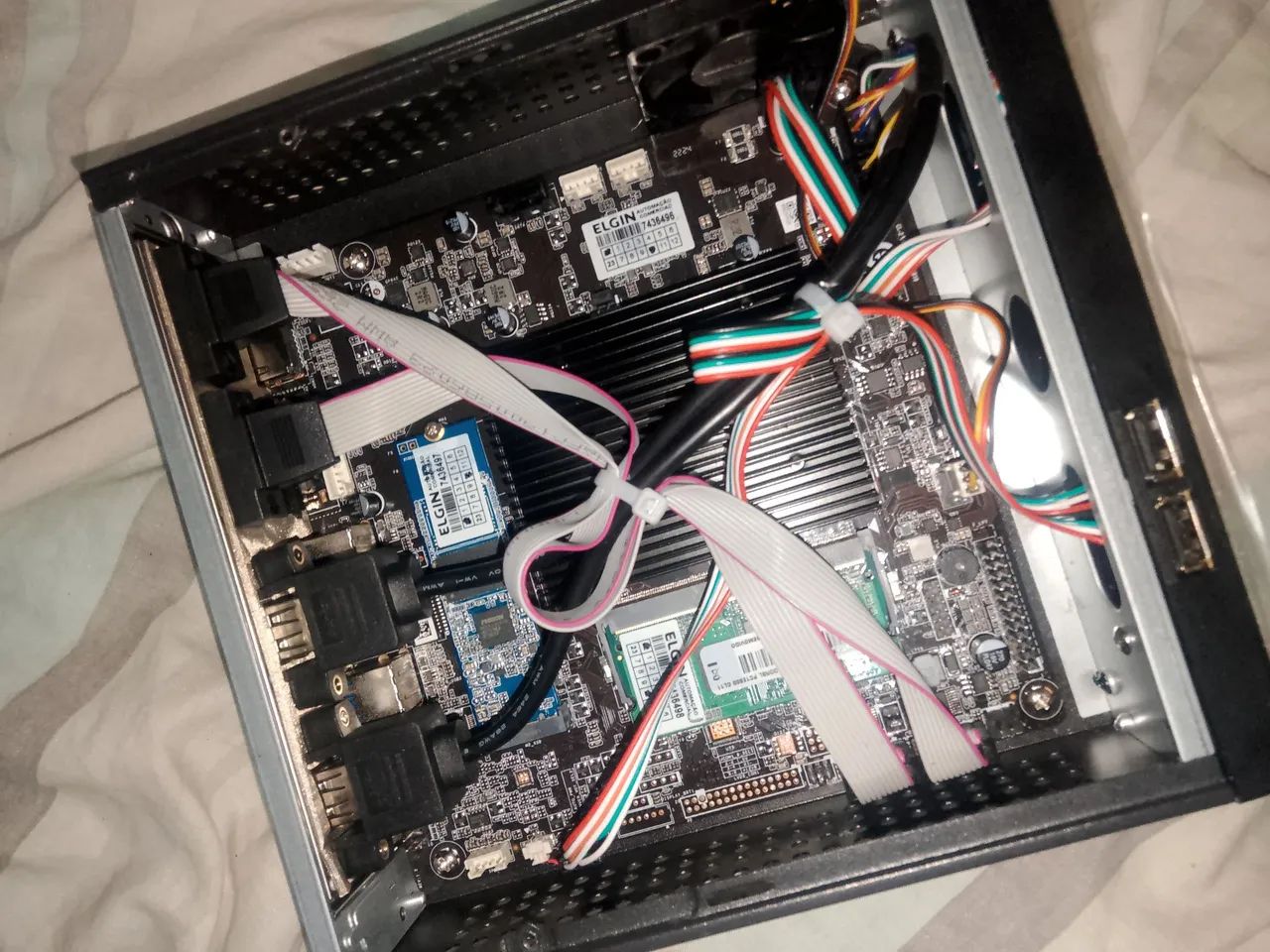 Mini Pc Elgin SSD M2 120gb 4gb processador Celeron  - Foto 3