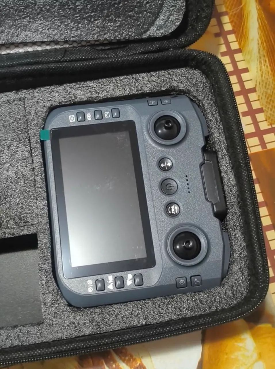 Drone S156 controle com tela  - Foto 4