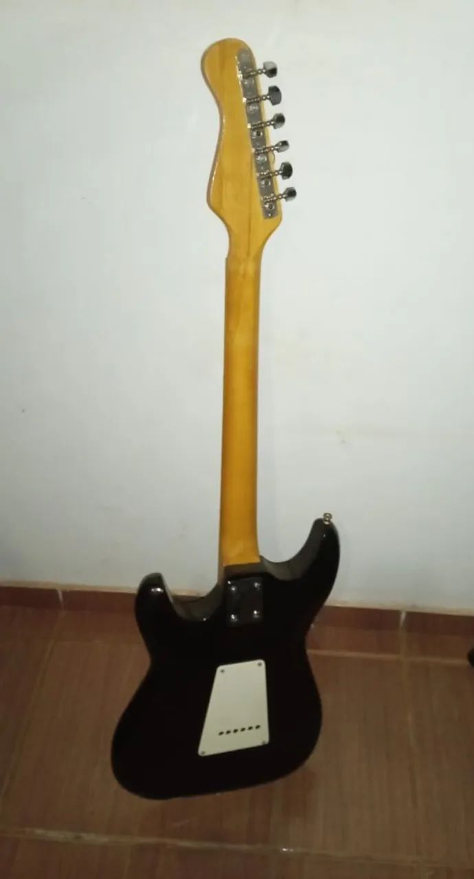 Guitarra jennifer strato bem conservada  - Foto 2