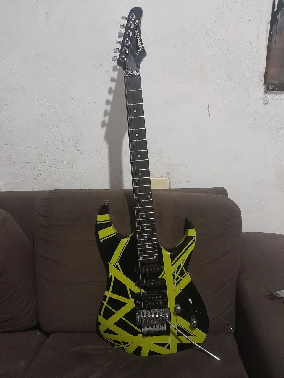 Excelente guitarra customizada! - Foto 3