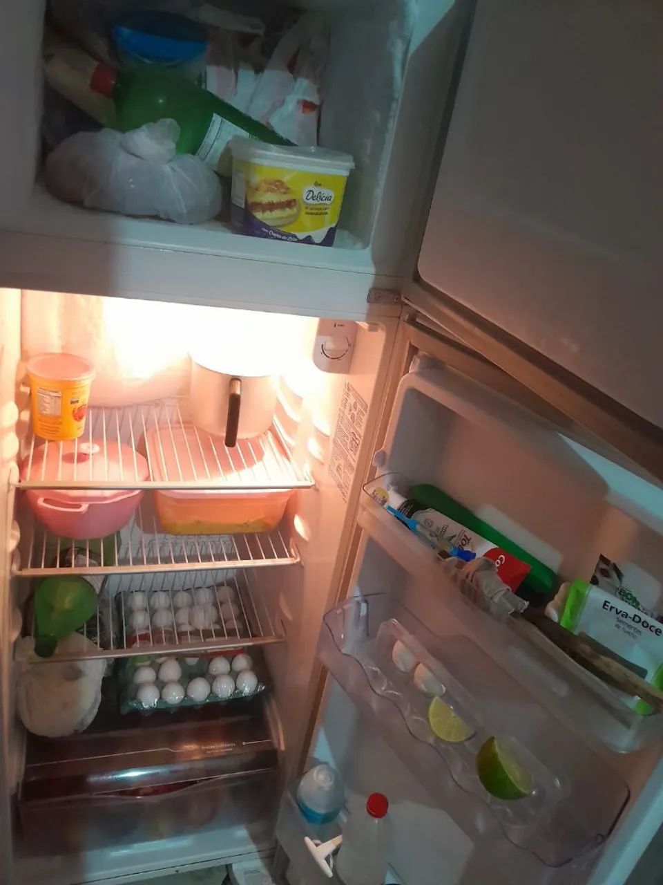 Vendo uma geladeira Electrolux  - Foto 2