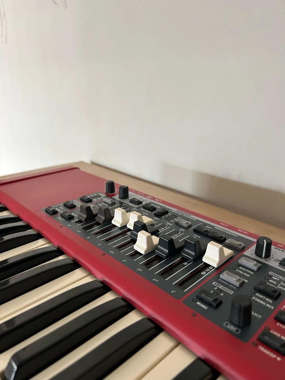 Nord Electro 6D 61 - SW ZERADO - Instrumentos musicais - Setor