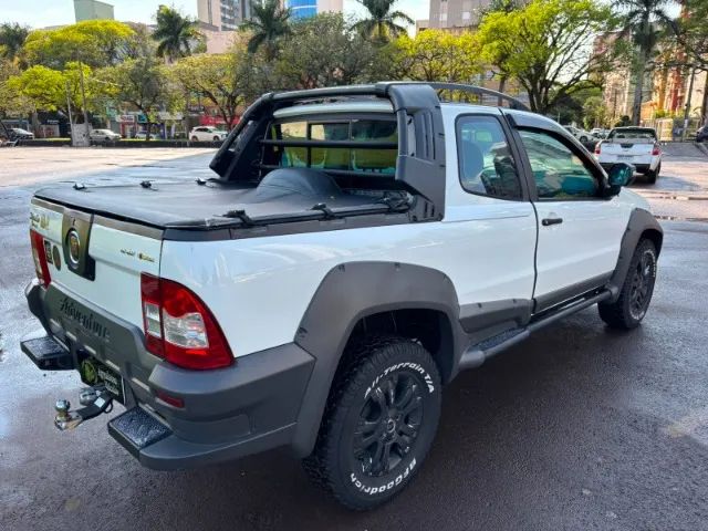 Fiat Strada Adventure1.8/ 1.8 Locker Flex CD 2012 - Foto 4