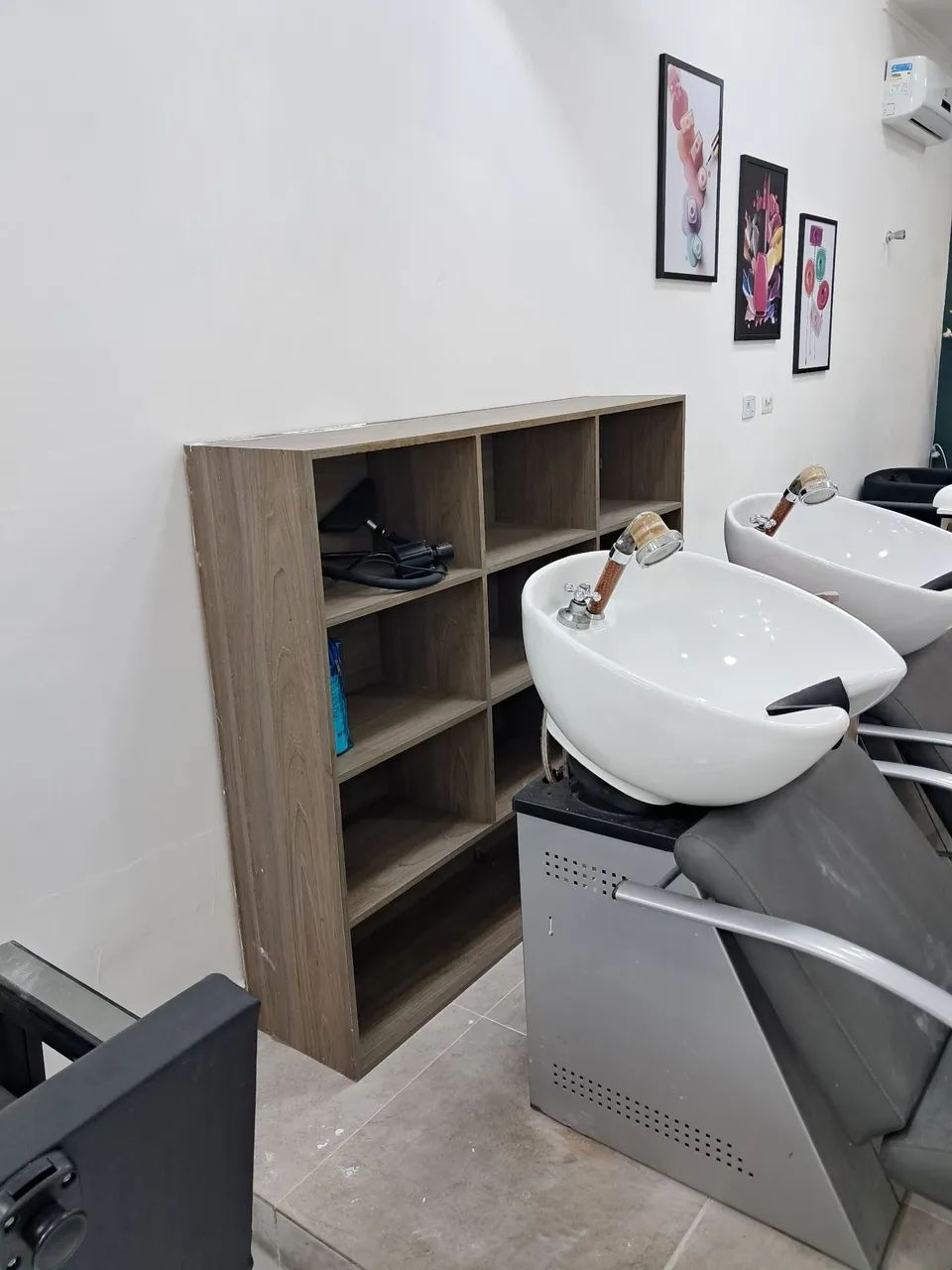 Armário planejado com nichos para comércio  - Foto 4
