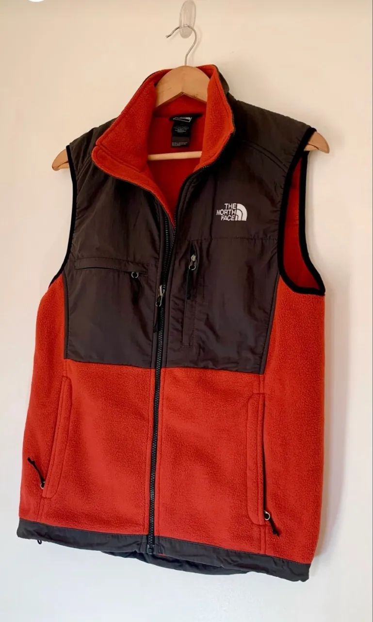 Colete the north face perfeito. Cinza chumbo e vermelho - masculino  - Foto 3
