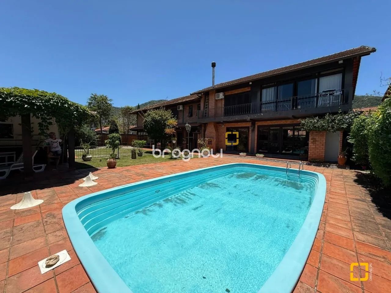 Casa com 5 quartos, 2 suítes, com piscina, no Parque São Jorge, Florianópolis - Foto 2