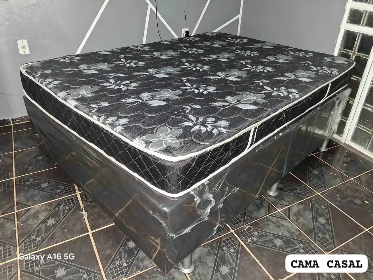 CAMA CASAL DE BASE E COLCHÃO DE ESPUMA GROSSA - Foto 3