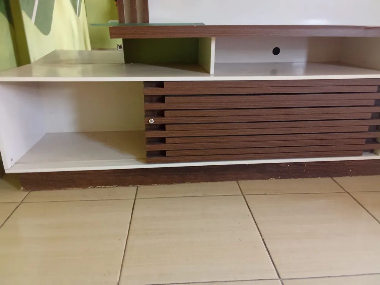 Painel com Rack para tv e espelho lateral  - Foto 5