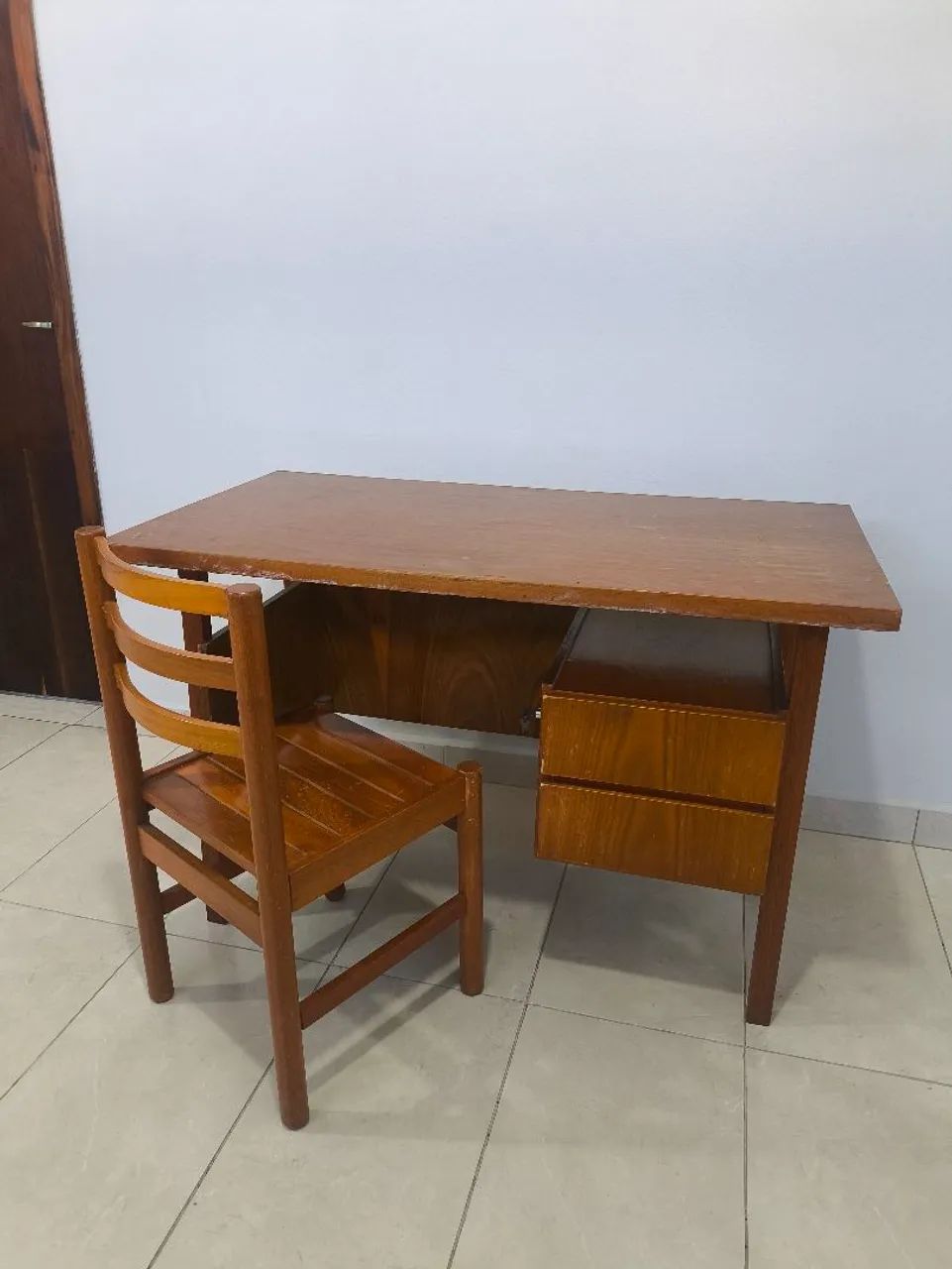 Mesa de escritório com gavetas - Foto 5