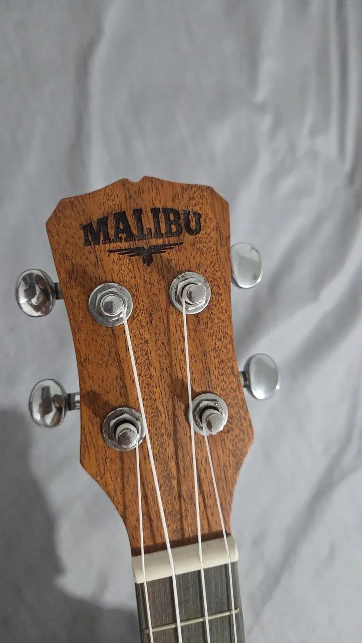 Ukulele Malibu formato abacaxi  - Foto 3