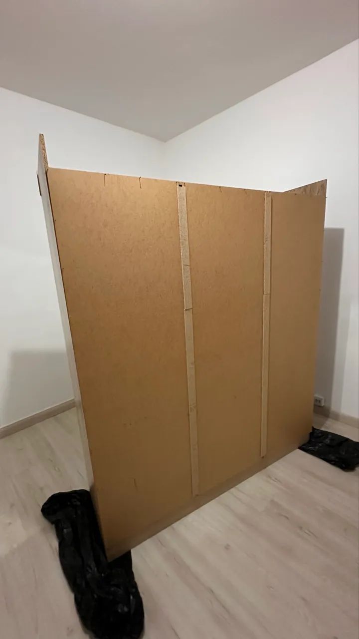 Roupeiro / Guarda roupa  3 cabideiros e 2 gavetas - Foto 5