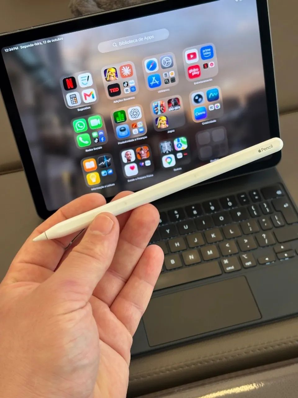 Ipad Air M1 256gb Kit completo com Magickey board e Apple pencil - Foto 3