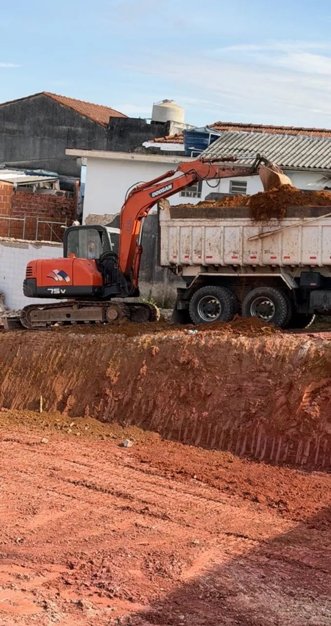 Demolições e Terraplanagem - Foto 2