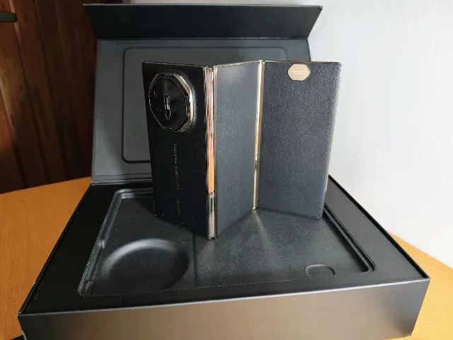 Huawei Mate XTs Ultimate Design 16GB + 512GB Preto - Foto 4